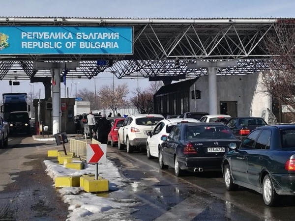 Гръцката полиция масово проверява колите, влизащи не само от България