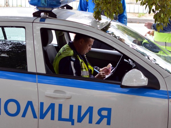 Турски шофьор на микробус е арестуван, след като опитал да