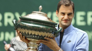 Роджър Федерер Швейцария спечели за рекорден девети път турнира по