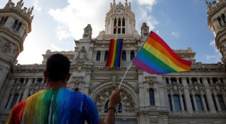 Мадрид където хората с различна сексуална ориентация празнуват цяла седмица