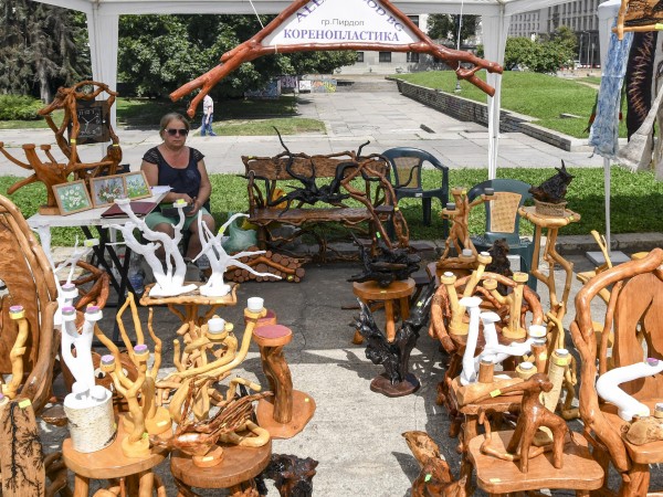 Снимка: Булфото12345678Откриха фестивал на занаятите в Градската градина в София