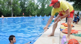 Жегата в София е почти непоносима и басейните са изкушаващи