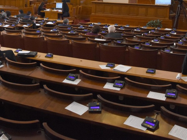 Шефът на парламента Димитър Главчев разпореди да бъде извършена техническа