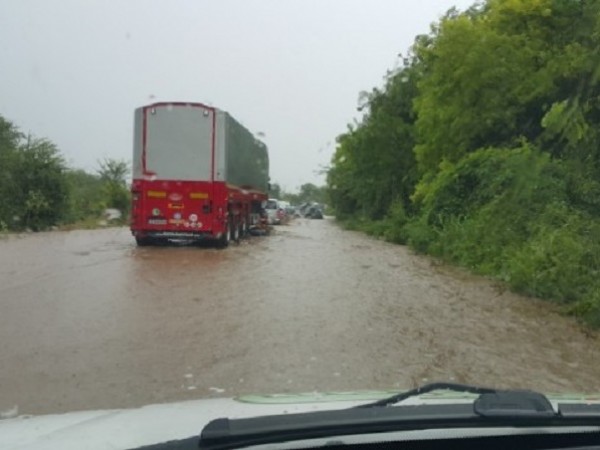 Пътят Плевен–Ловеч е затворен заради преливащия язовир "Николаево 5" и