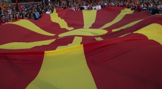 Осем от десет македонски граждани виждат враг в някоя от
