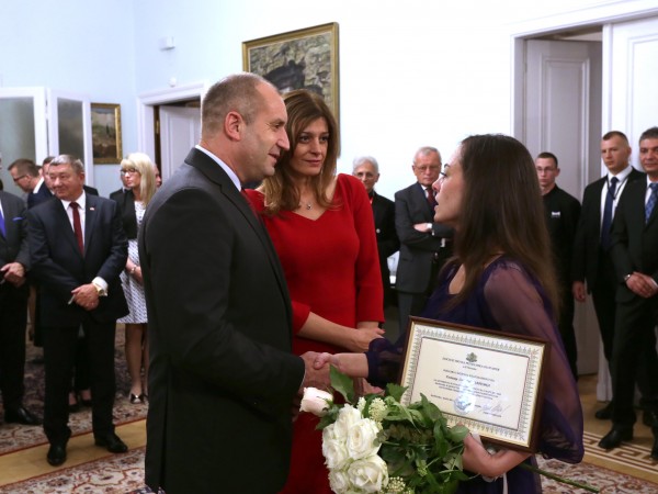 Президентът Румен Радев се срещна с представители на българската общност