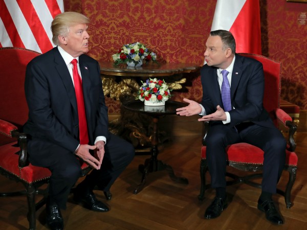 Полша подписа споразумение със САЩ за доставка на американски системи