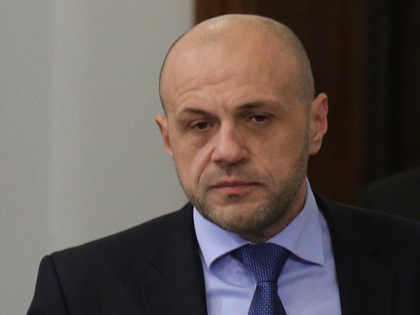 Ремонтът на НДК за целите на Българското председателство сериозно закъснява.