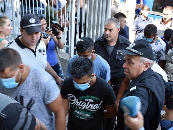 Съдът в Асеновград остави в ареста двама души - Асен