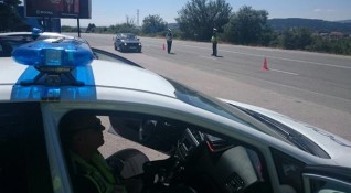 Служители на Пътна полиция са връчили днес 10 електронни фиша