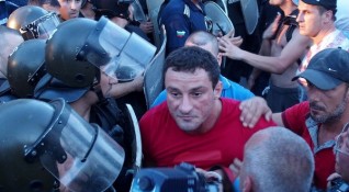 Районният съд в Асеновград остави в ареста с най тежката мярка