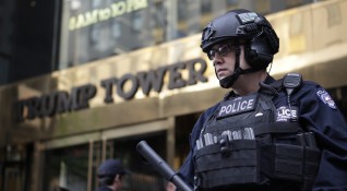 Полицията в Ню Йорк задържа въоръжен мъж опитал се да