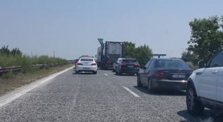 Две отделни катастрофи станаха днес на магистрала Тракия в посока