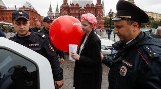 Близо 60 привърженици на опозиционера Алексей Навални главния противник на