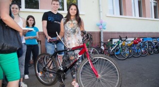 Благотворителна инициатива на велоработилницата 1bike е зарадвала близо 500 бедни