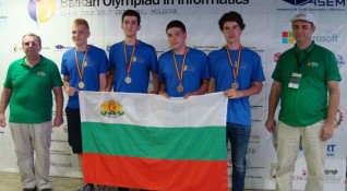 Българският национален отбор по информатика завоюва един златен един сребърен