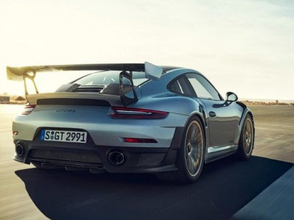 Суперколата Porsche 911 GT2 RS успя да развие скорост от