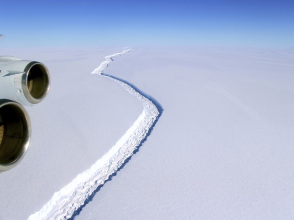 Айсберг с тегло 1 трилион тона се откъсна от Антарктида