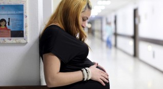 Най важното и понякога малко притеснително за бременните е надаването на