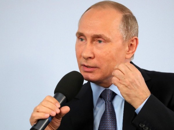 Владимир Путин изрази днес надежда, че диалогът му с президента