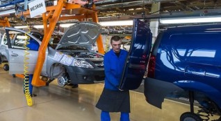 Най големият руски автомобилен производител АвтоВАЗ ще уволни 6000 души