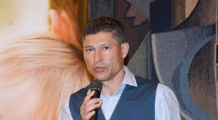 Бившият български национал Красимир Балъков смята че Левски и Хайдук