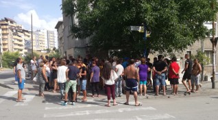 На протест в Благоевград ромите обвиниха институциите в държавата че