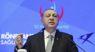 Турският президент Реджеп Тайип Ердоган излага на опасност изключително важните