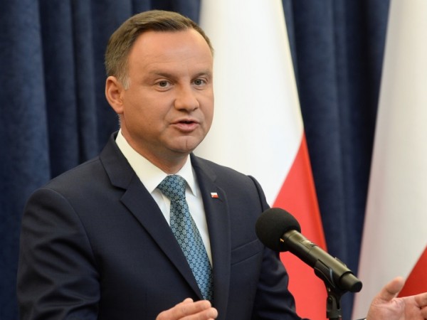Полското правителство няма да приеме никакъв шантаж от чиновниците на