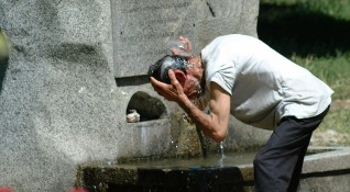 Спирането на топлата вода в половин София се отлага за