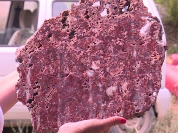 Изоставено, неразработено находище на скъпоценни камъни в Източните Родопи е