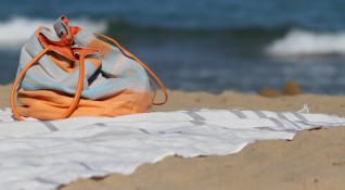 За българина плажуването има много повече социален отколкото трансцендентен смисъл