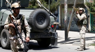 Камикадзе се взриви с кола бомба пред входа на посолството