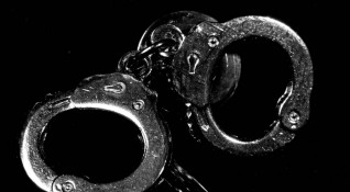 Полицаи от Плевен задържаха 19 годишен телефонен измамник съобщиха от МВР Разследването