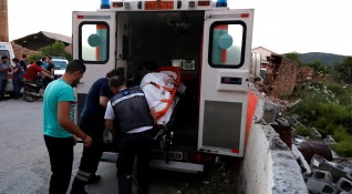 51 годишен работник български гражданин и 37 годишен грък са били извадени