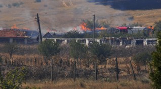 Напълно е локализиран пожарът в района на село Изворище съобщиха