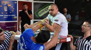 Българин стана балкански шампион по канадска борба Божидар Симеонов спечели Балканска