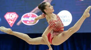 Най добрата ни гимнастичка Невяна Владинова разби конкуренцията на Световната купа