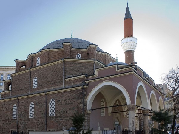 Мюсюлмански духовници масово напускат България заради неплатени възнаграждения.Според главния мюфтия