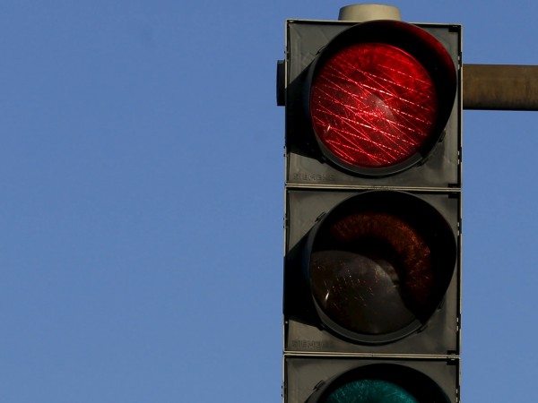 Светофар падна тази сутрин на най-оживеното кръстовище в Банско, предаде