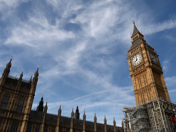 Часовникът на кулата Елизабет на британския парламент, известна с неофициалното