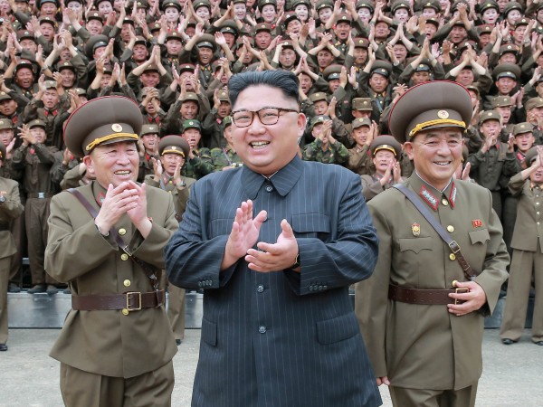 "Северна Корея дава заден ход от заплахите да удари Гуам",