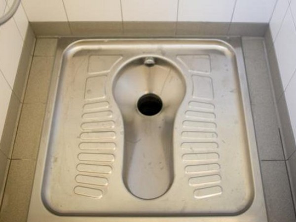 Центърът за междукултурни контакти в Кьолн инсталира тоалетна, "отчитаща културните