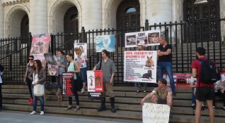 Нов протест демонстрация срещу отглеждането на животни за кожи в България