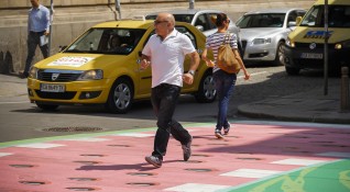 Три поредни пешеходни пътеки на ул Г С Раковски от