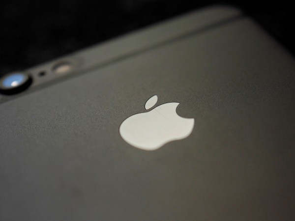 Apple взе мерки за борба с препродажбите на iPhone в