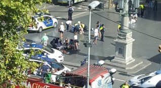 Ван се вряза в множество на бул Рамблас в Барселона