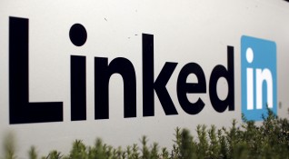 Професионалната социална мрежа LinkedIn добавя видео опция в своето приложение