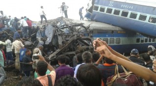 Влак дерайлира днес в северния индийски щат Утар Прадеш загинали