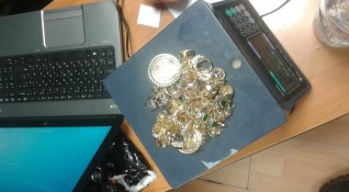 Митничари от ГКПП Лесово откриха близо 976 грама контрабандни златни накити